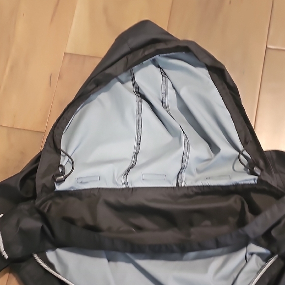 Columbia Womens Size MD Very Lightweight Jacket - Picture 6 of 12